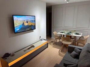Smart TV, music library - Áurea Exclusive Smart Home • Tecnologia & Conforto (Montes Claros)