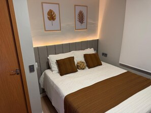 3 dormitorios, escritorio, tabla de planchar con plancha y wifi gratis