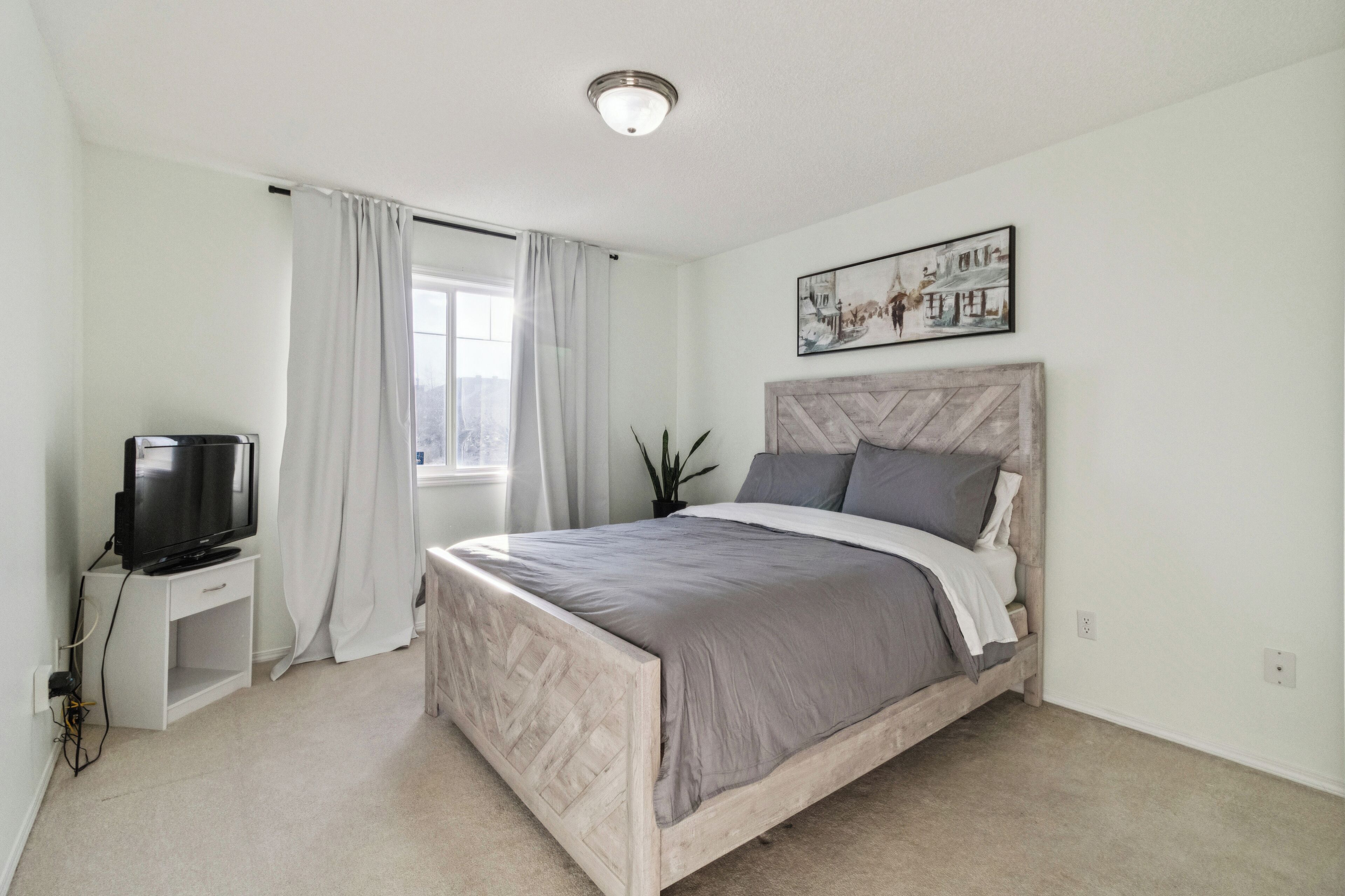 3 slaapkamers, een strijkplank/strijkijzer, wifi, beddengoed