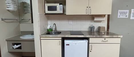 Chambre Triple | Bureau, Wi-Fi gratuit