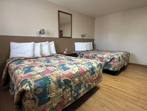 Íróasztal és ingyenes wifi