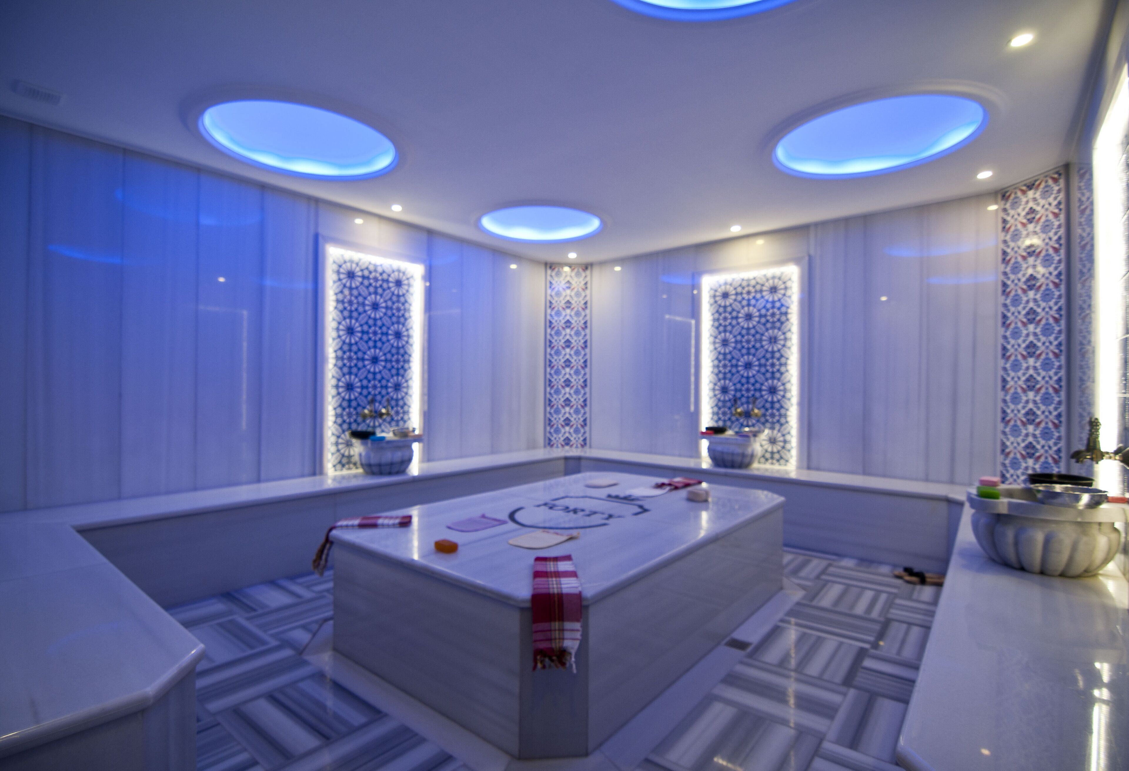 Hammam, soins corporels, soins d'hydrothérapie, soins d'aromathérapie