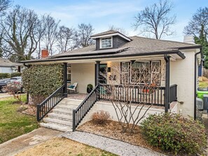 Exterior - 3BD + 1BD Tiny Home - Outdoor Movie & Yard Fun (Raleigh)