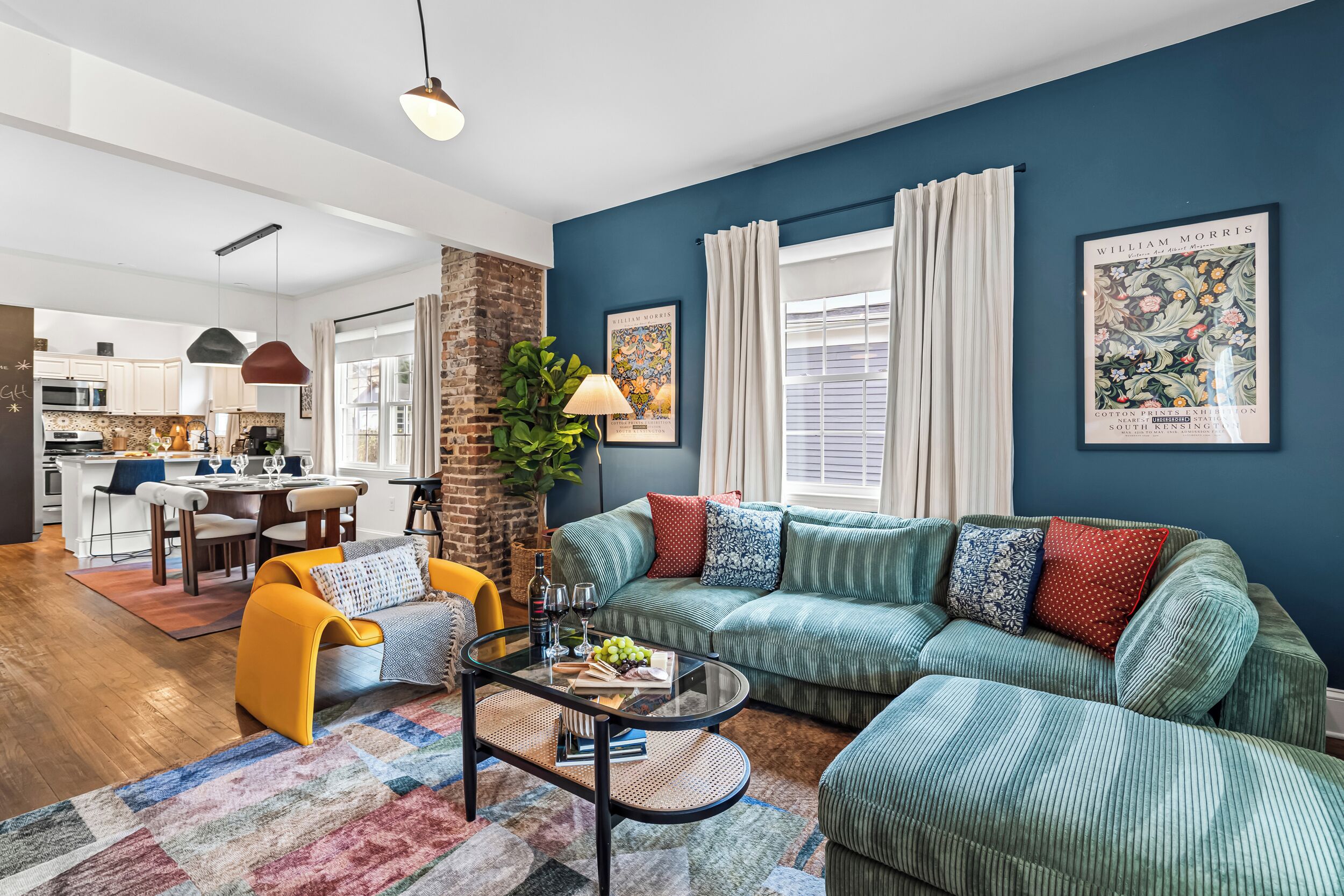 Outdoor Movie - Blocks From Downtown - 3bd + 1bd Tiny Home - Raleigh