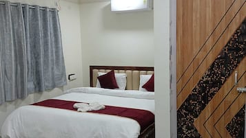 Deluxe Room, City View | Free WiFi