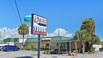 Condo, 1 King Bed with Sofa bed (Pelican Isle 202) | Exterior