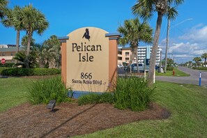 Condo, 1 cama King size y sofá cama (Pelican Isle 202) | Áreas de la propiedad