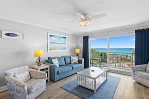 Apartment, 1 King-Bett und Schlafsofa (Pelican Isle 202) | Wohnbereich