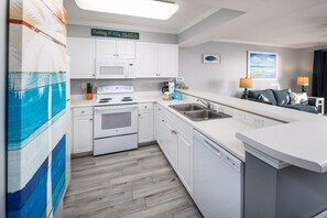 Condo, 1 cama King size y sofá cama (Pelican Isle 202) | Cocina privada