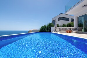 Outdoor pool, a heated pool - Sunny Ocean View Villa - Calma (Estreito da Calheta)