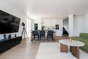 Smart TV, books - Sunny Ocean View Villa - Calma (Estreito da Calheta)