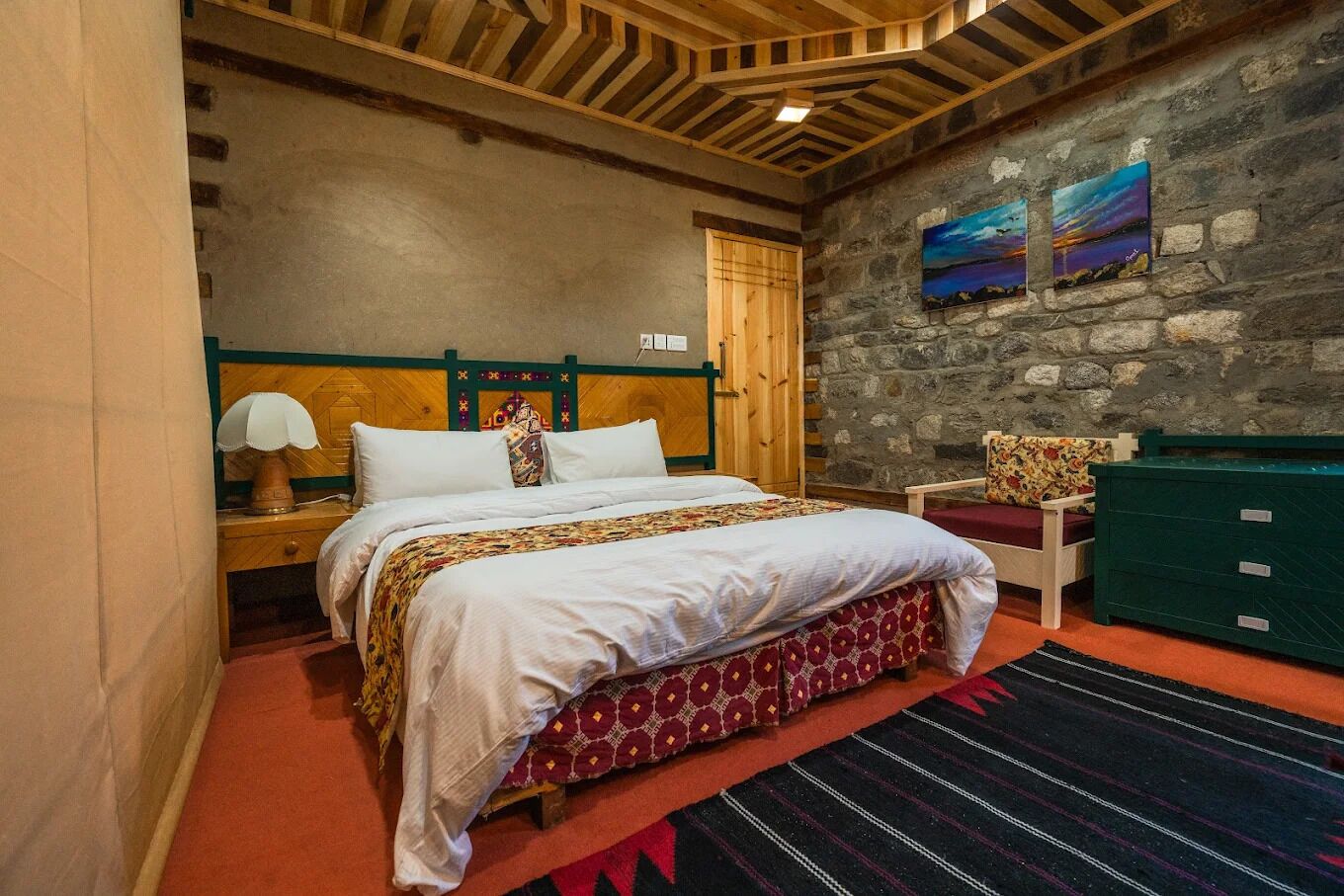 Insonorización, tabla de planchar con plancha y wifi gratis 