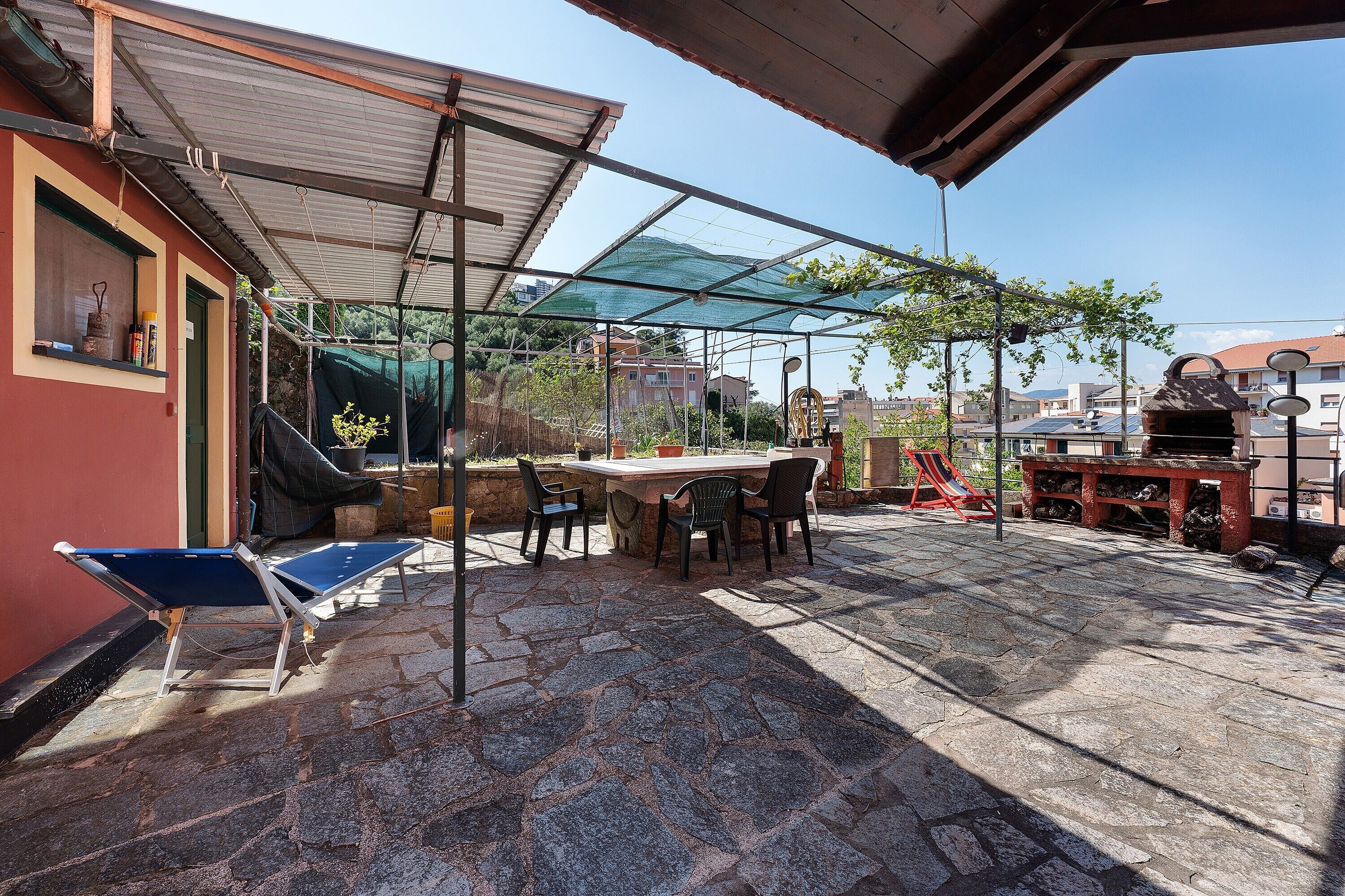 屋外ダイニングエリア