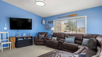 TV, mesa de pingue-pongue