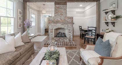 Historic Farmhouse -Modern Amenities -1800’s Charm