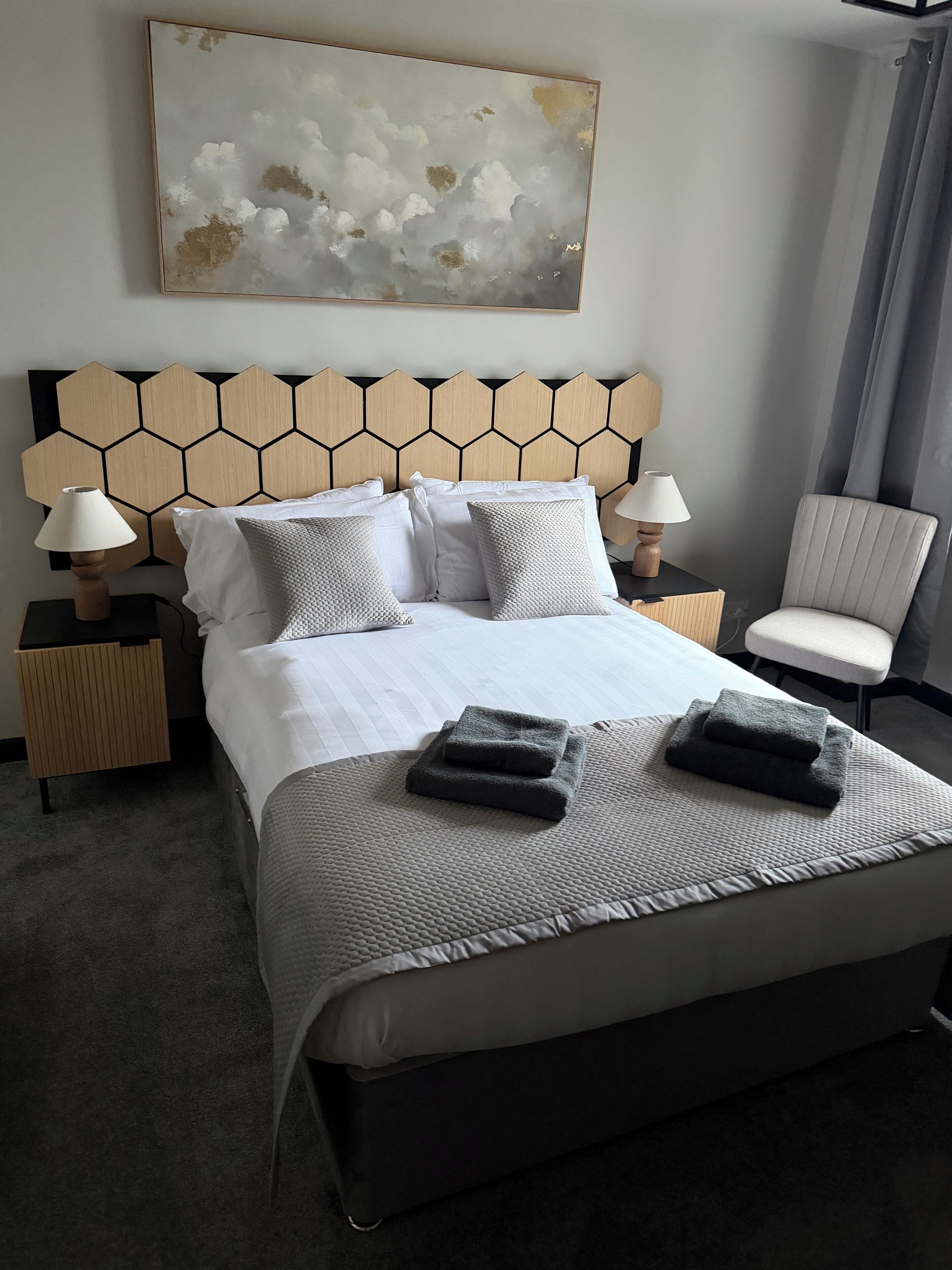 Espacio para trabajar con laptop y wifi gratis 