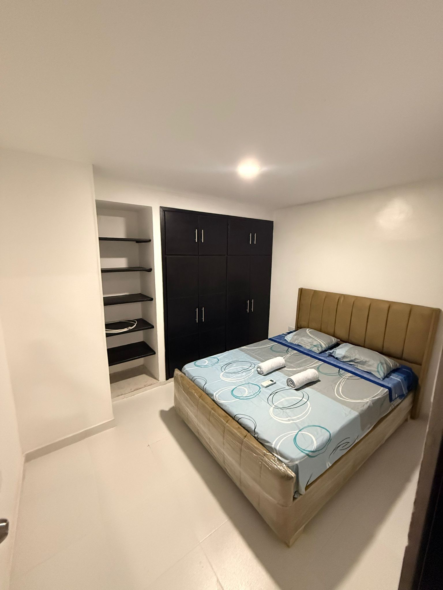 Ferros/tábuas de passar roupa, Wi-Fi, roupa de cama