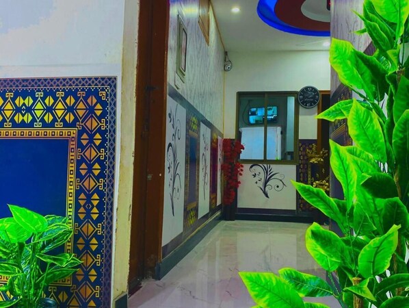 Interior - Khyber Inn (Islamabad)