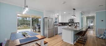 Fish/Relax at Lakefront Retreat Sleeps 10 Pets OK