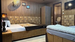 Soundproofing, iron/ironing board, free WiFi - Baoo Jee Hotel  (Islamabad)