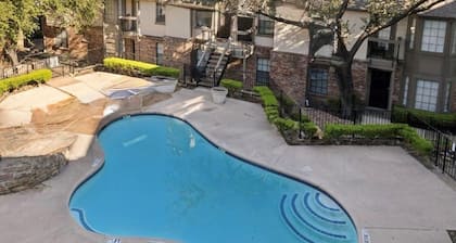 Modern 2 bedroom with 2 fire places and a 9 mile walking/biking trail