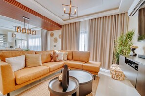 Villa, 4 slaapkamers, privézwembad | Woonkamer