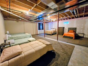 3 bedrooms, free WiFi, bed sheets - The Gathering Place, 3 BR sleeps 8, Near Hayward close to lakes and trails. (Hayward)