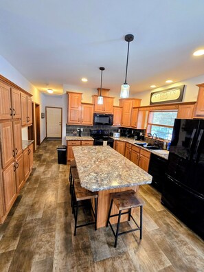Fridge, microwave, oven, stovetop - The Gathering Place, 3 BR sleeps 8, Near Hayward close to lakes and trails. (Hayward)