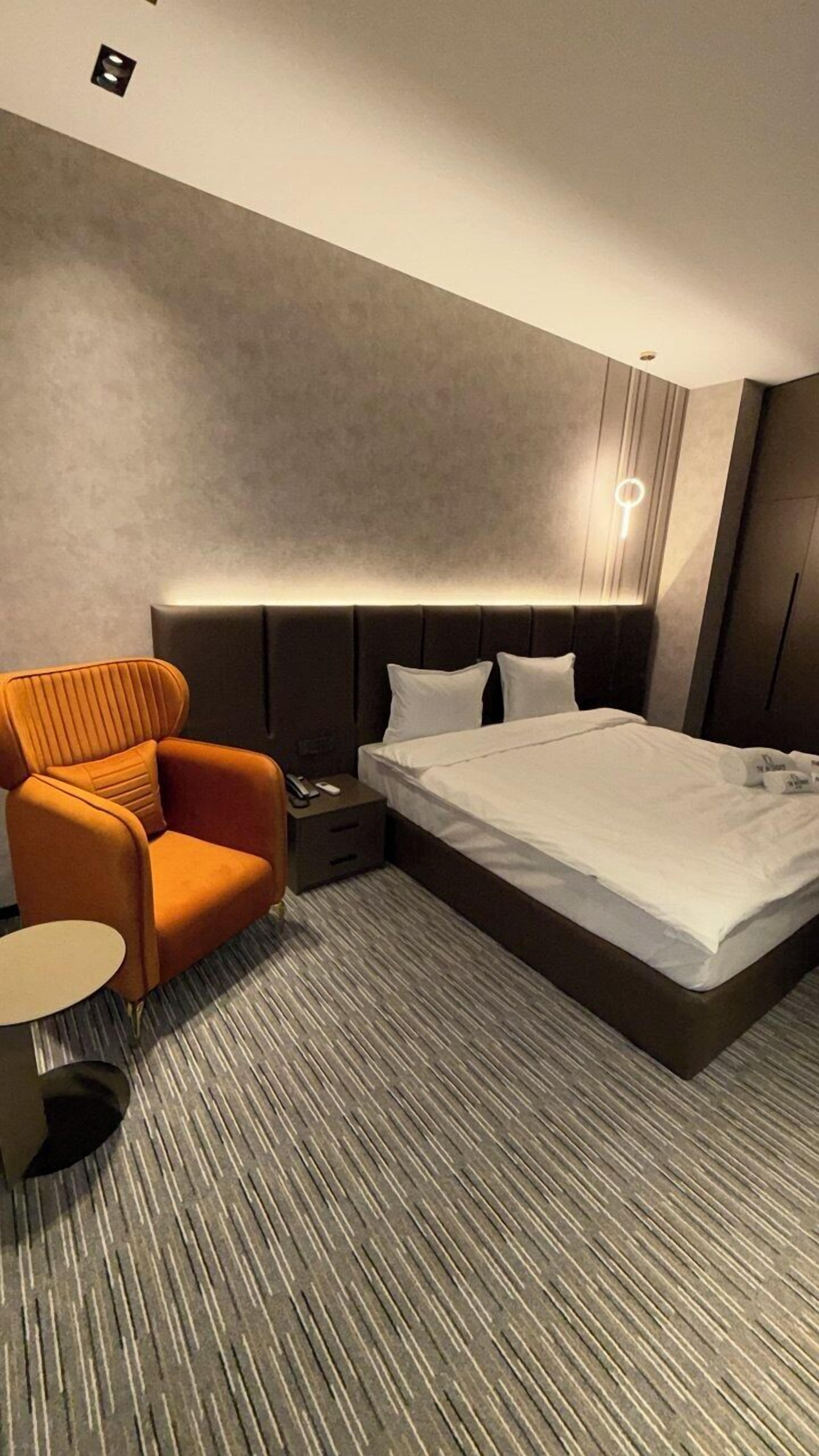 Chambre Confort | Minibar, coffres-forts dans les chambres, bureau