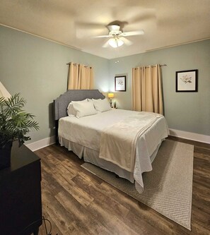 2 bedrooms, Internet, bed sheets - Lovely 2-bedroom downtown apartment in charming Lafayette (Lafayette)