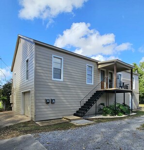 Exterior - Lovely 2-bedroom downtown apartment in charming Lafayette (Lafayette)