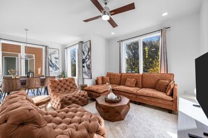 Smart TV - Sleek & Spacious Luxury Stay Near Downtown Raleigh (Raleigh)