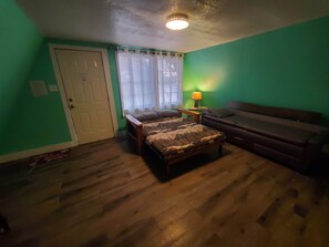 TV - Lakeside Cabin #4 (Eastland County)
