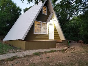 Exterior - Lakeside Cabin #4 (Eastland County)