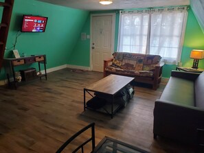 TV - Lakeside Cabin #4 (Eastland County)