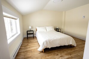 2 bedrooms, WiFi, bed sheets - Cozy home, hot tub, pasture views of horses, trails to explore (Galloway)