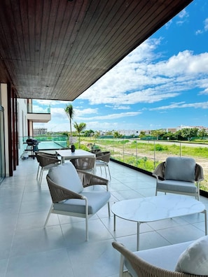 Condo, 3 Bedrooms, Balcony | Lounge