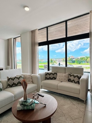 Condo, 3 Bedrooms, Balcony | Living room