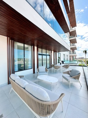 Condo, 3 habitaciones, balcón | Restaurante al aire libre