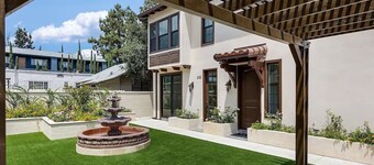 Luxurious Pasadena Home w Parking & Near Old Town