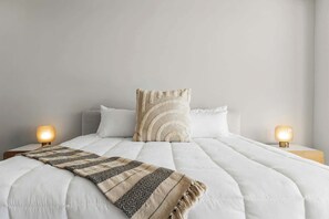 3 Schlafzimmer, Schreibtisch, Bügeleisen/Bügelbrett, WLAN