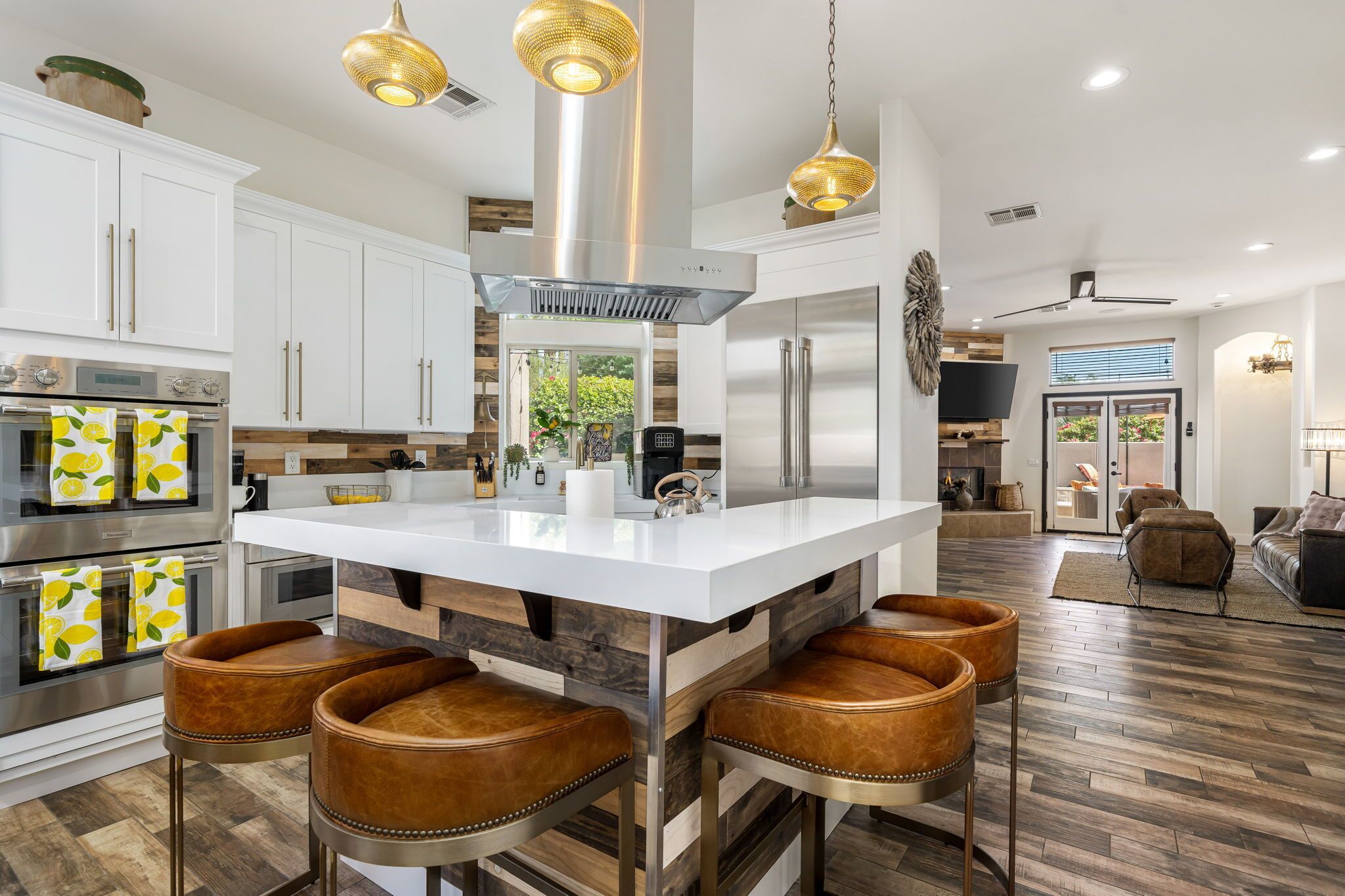 Micro-ondes, four, plaque de cuisson, lave-vaisselle