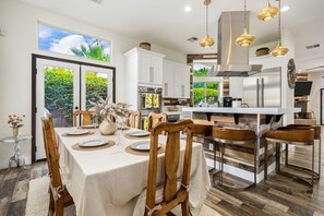 Dining - Casa Capri-Walking Distance to Old Town LQ + Park (La Quinta)