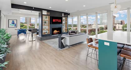 3-BD Condo in Downtown Minneapolis, Minutes from Convention Center and US Bank