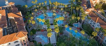 Spacious 1-bedroom 1 bath villa with full kitchen beautiful Orlando with AC