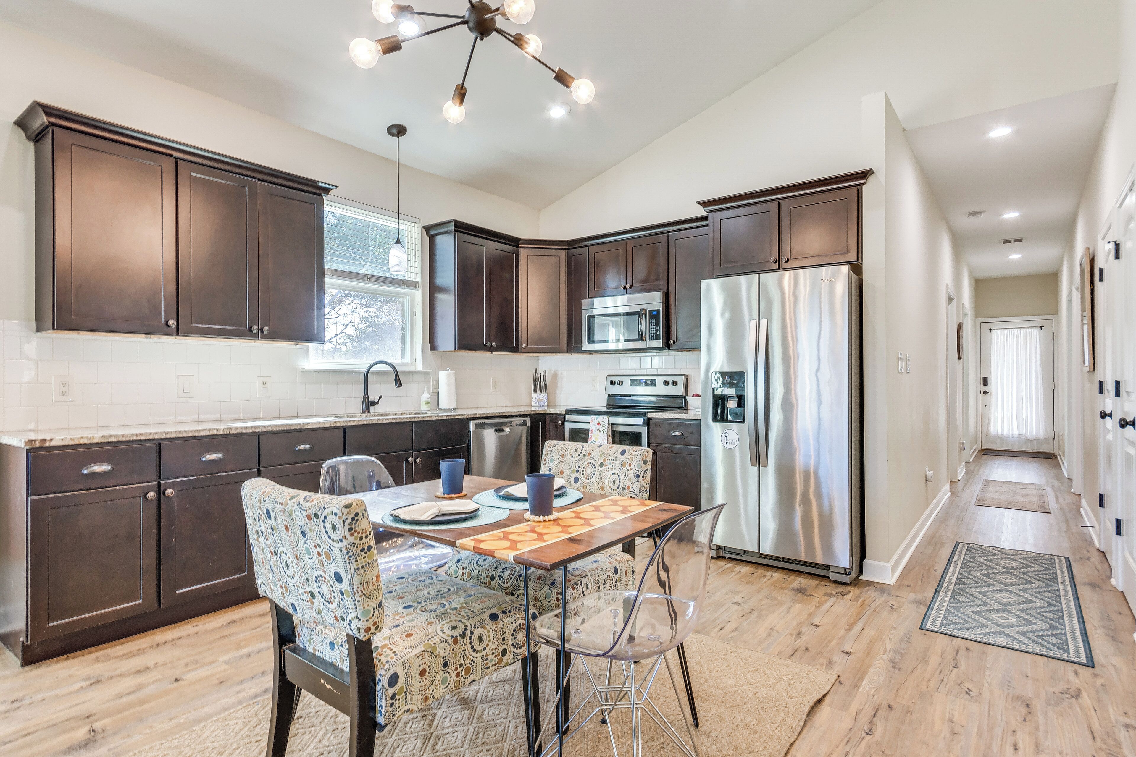 Fridge, microwave, stovetop, dishwasher