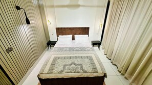 2 bedrooms, iron/ironing board, WiFi, bed sheets - Modern 2-bedroom apartment in main Islamabad (Islamabad)