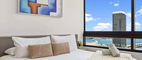 2 habitaciones, tabla de planchar con plancha, wifi y ropa de cama