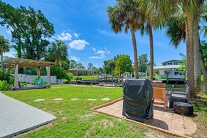 Outdoor dining - Fish, Paddle & Explore: Crystal River Gem w/ Dock (Crystal River)