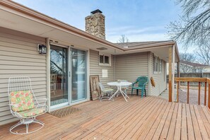 Outdoor dining - 2 Mi to Golf Course! Family Home in Pueblo West (Pueblo West)